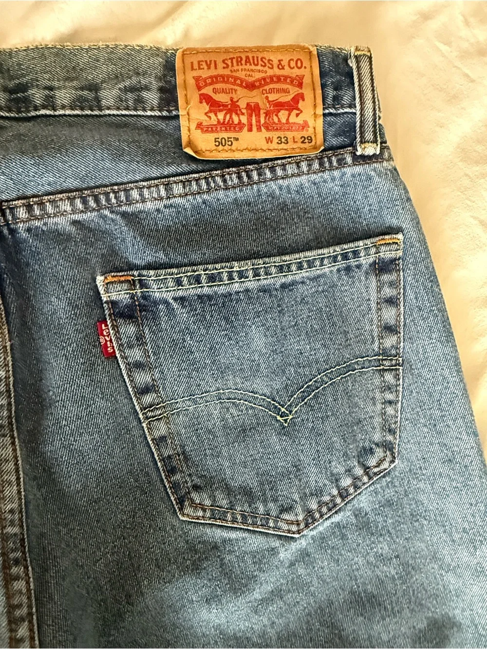 Levi's Straight Leg Jeans in Classic Blue